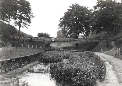 Yellow Bridge. Photo: Garry Jones of Littlemoss