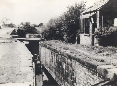 Lock 21 at Daisy Nook. photo: Garry Jones of Littlemoss