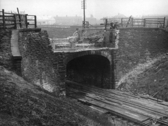 Hollinwood Branch Canal, Littlemoss