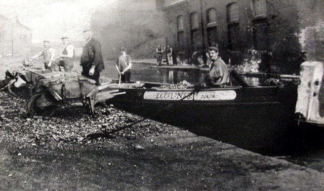 Hollinwood Branch Canal, Hollinwood