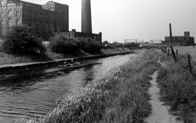 Hollinwood Branch Canal, Mersey Mill