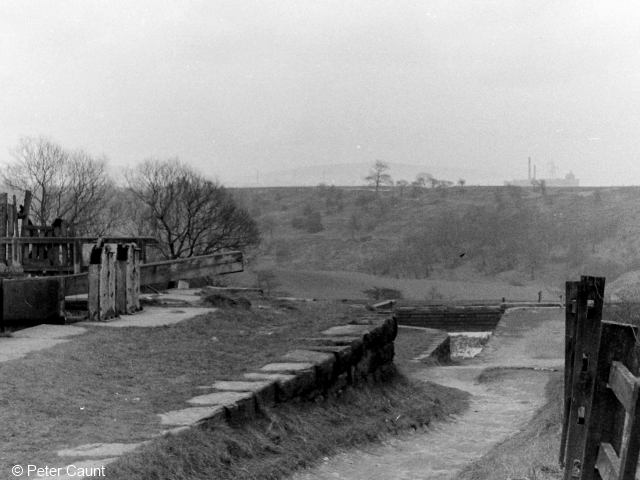 Hollinwood Branch Canal, Waterhouses